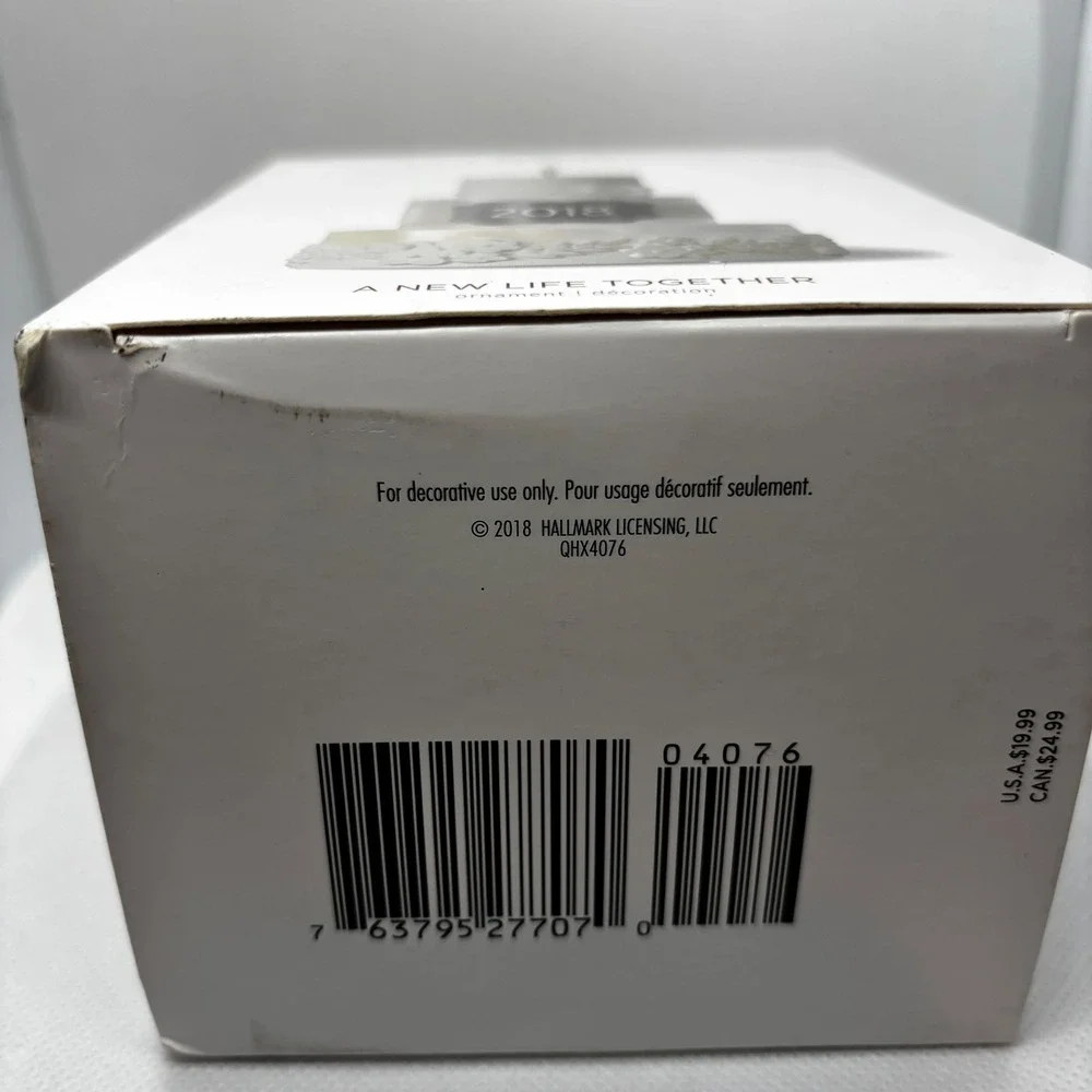 Hallmark Ornament A New Life Together Unisex OS White 2018 Wedding Cake QHX4076